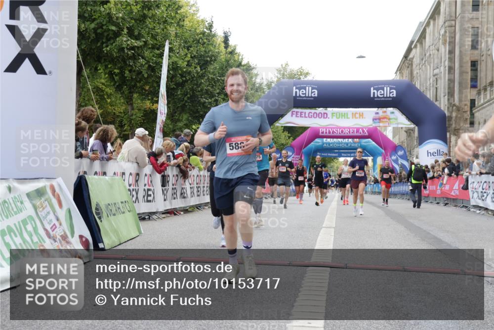 06.09.2026 - CURREX Alsterlauf Yannick Fuchs http://msf.ph/oto/10153717 06.09.2026 09:52:05 Ziel 2719, 3301, 3839, 3975, 4250, 4567, 4742, 5321, 5862, 5881, 6092, 6206, 8280 meine-sportfotos.de
