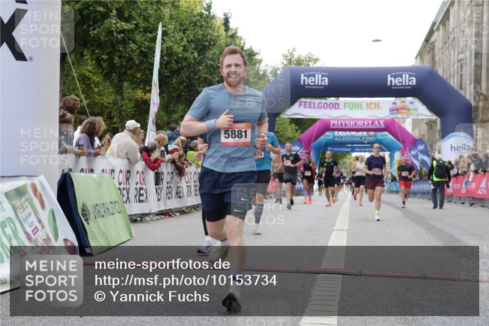 06.09.2026 - CURREX Alsterlauf Yannick Fuchs http://msf.ph/oto/10153734 06.09.2026 09:52:05 Ziel 2719, 3301, 3839, 3975, 4250, 4567, 4742, 5321, 5862, 5881, 6092, 6206, 8280 meine-sportfotos.de