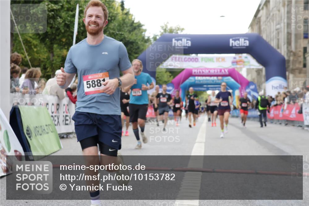 06.09.2026 - CURREX Alsterlauf Yannick Fuchs http://msf.ph/oto/10153782 06.09.2026 09:52:05 Ziel 2719, 3301, 3839, 3975, 4250, 4567, 4742, 5321, 5862, 5881, 6092, 6206, 8280 meine-sportfotos.de