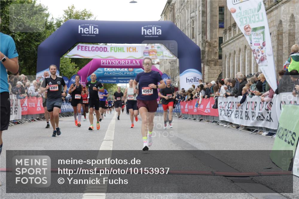 06.09.2026 - CURREX Alsterlauf Yannick Fuchs http://msf.ph/oto/10153937 06.09.2026 09:52:07 Ziel 2118, 2284, 3301, 3789, 3839, 3975, 4250, 4462, 4567, 5321, 5862, 5881, 6092, 6206, 8071, 8280 meine-sportfotos.de
