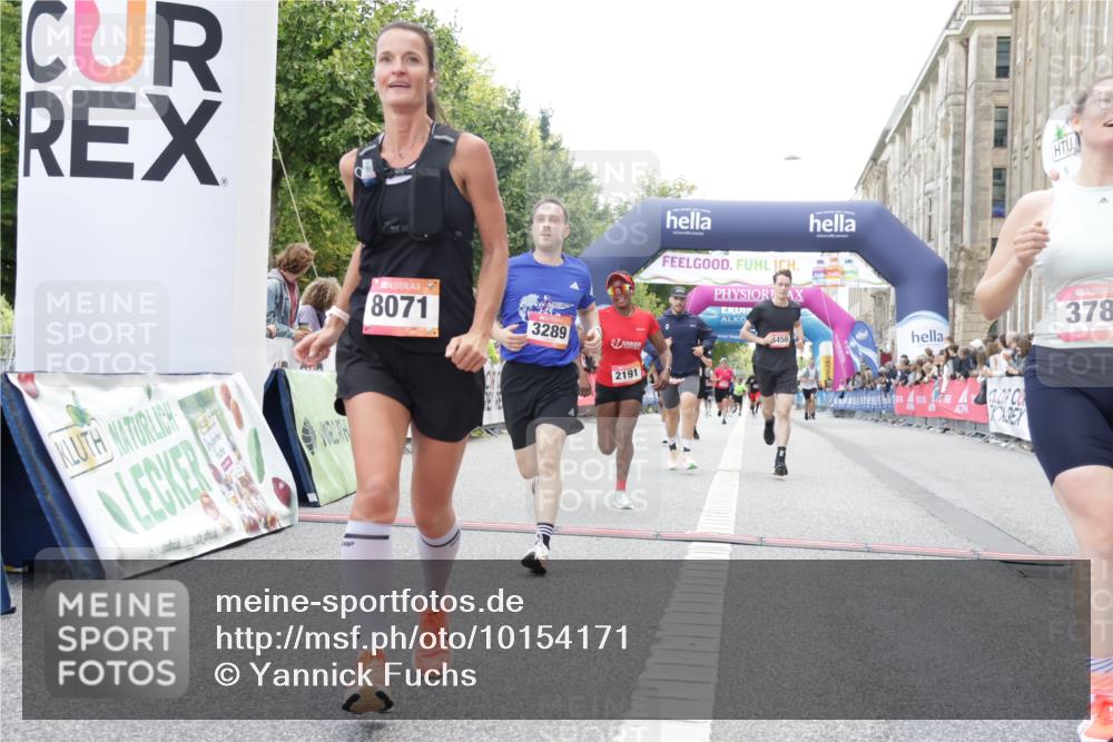 06.09.2026 - CURREX Alsterlauf Yannick Fuchs http://msf.ph/oto/10154171 06.09.2026 09:52:14 Ziel 2118, 2191, 2284, 2758, 3289, 3301, 3450, 3789, 3839, 3975, 4462, 4567, 5129, 5287, 8071 meine-sportfotos.de