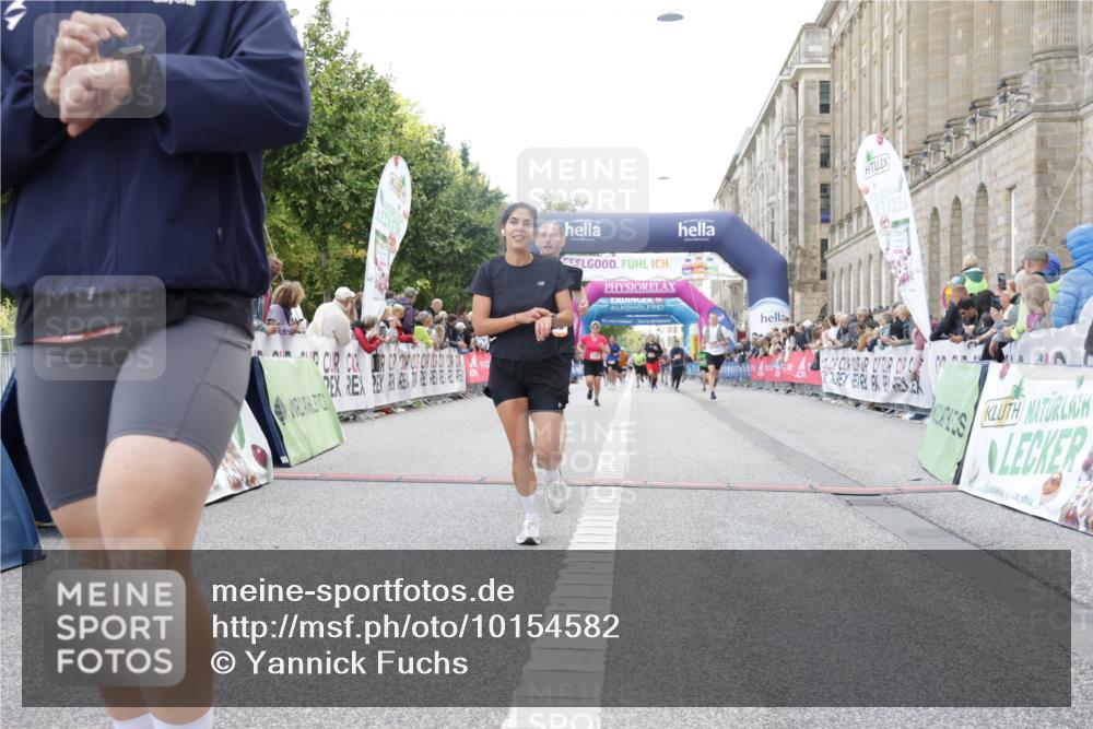 06.09.2026 - CURREX Alsterlauf Yannick Fuchs http://msf.ph/oto/10154582 06.09.2026 09:52:18 Ziel 2118, 2191, 2284, 2758, 2765, 3124, 3289, 3450, 3789, 4301, 4462, 5129, 5287, 8071 meine-sportfotos.de