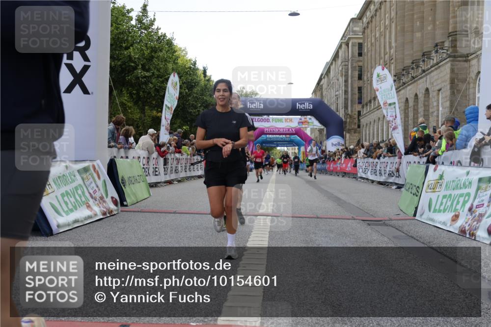06.09.2026 - CURREX Alsterlauf Yannick Fuchs http://msf.ph/oto/10154601 06.09.2026 09:52:19 Ziel 2118, 2191, 2284, 2758, 2765, 3124, 3289, 3450, 3789, 4301, 4462, 5129, 5287, 8071 meine-sportfotos.de