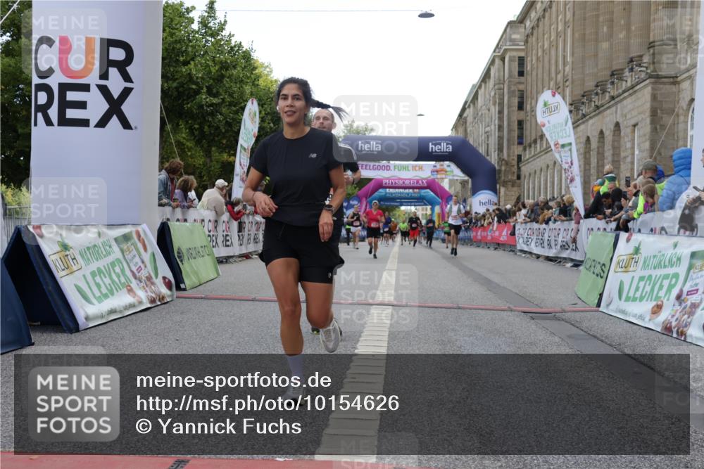 06.09.2026 - CURREX Alsterlauf Yannick Fuchs http://msf.ph/oto/10154626 06.09.2026 09:52:19 Ziel 2118, 2191, 2284, 2758, 2765, 3124, 3289, 3450, 3789, 4301, 4462, 5129, 5287, 8071 meine-sportfotos.de