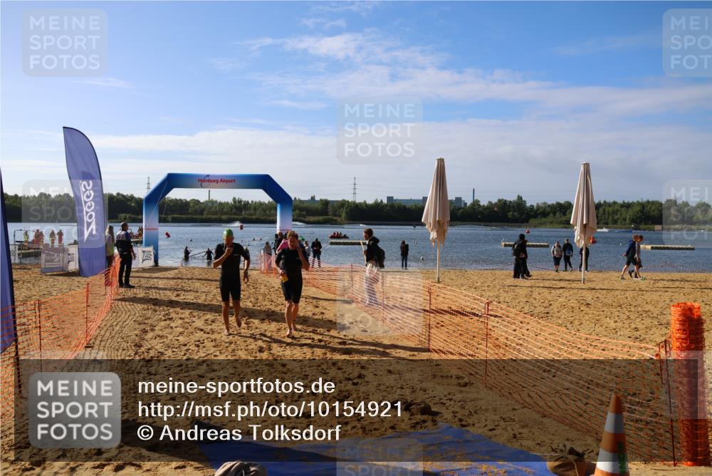 06.09.2026 - 20. Norderstedt Triathlon Andreas Tolksdorf http://msf.ph/oto/10154921 06.09.2026 10:06:39 Schwimmen 1199, 1228, 1236 meine-sportfotos.de