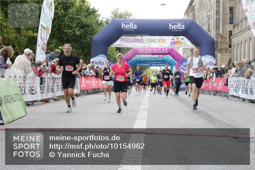 06.09.2026 - CURREX Alsterlauf Yannick Fuchs http://msf.ph/oto/10154962 06.09.2026 09:52:21 Ziel 2191, 2758, 2765, 3124, 3289, 3450, 4301, 5129, 5287, 5677 meine-sportfotos.de