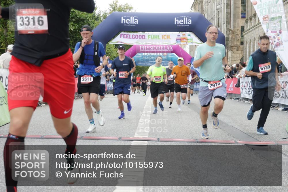 06.09.2026 - CURREX Alsterlauf Yannick Fuchs http://msf.ph/oto/10155973 06.09.2026 09:52:28 Ziel 2495, 2511, 2529, 2765, 2970, 3124, 3217, 3316, 4005, 4301, 4643, 4935, 5294, 5323, 5454, 5677, 6139 meine-sportfotos.de