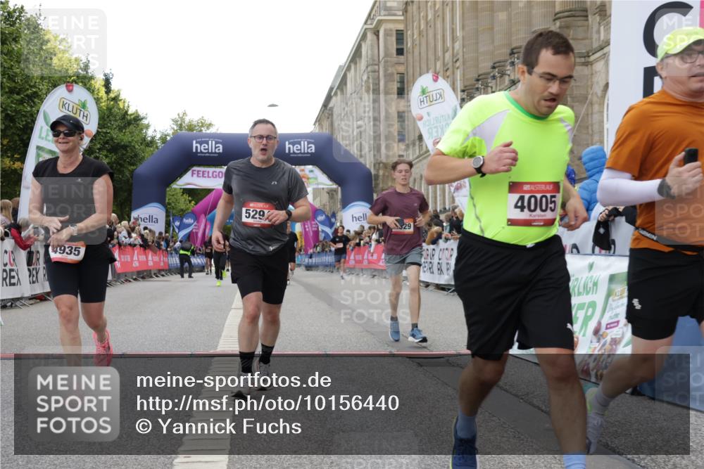 06.09.2026 - CURREX Alsterlauf Yannick Fuchs http://msf.ph/oto/10156440 06.09.2026 09:52:32 Ziel 2495, 2511, 2529, 2970, 3217, 3316, 3471, 4005, 4643, 4935, 5294, 5323, 5454, 5677, 6139 meine-sportfotos.de