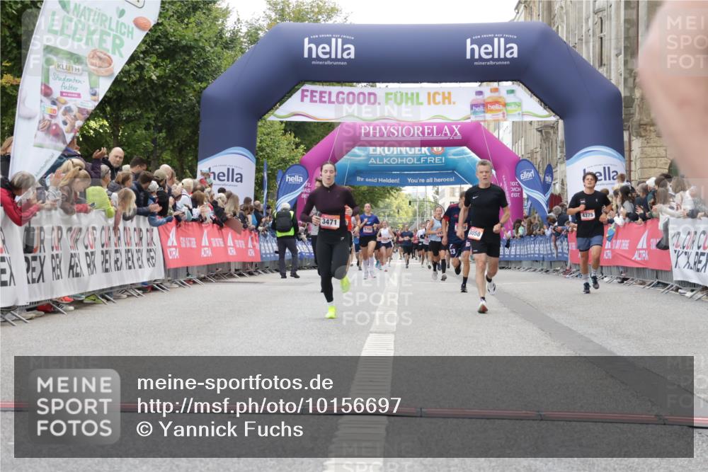 06.09.2026 - CURREX Alsterlauf Yannick Fuchs http://msf.ph/oto/10156697 06.09.2026 09:52:34 Ziel 2495, 2511, 2529, 2970, 3058, 3217, 3316, 3471, 4005, 4643, 4935, 5294, 5323, 5454, 6139 meine-sportfotos.de