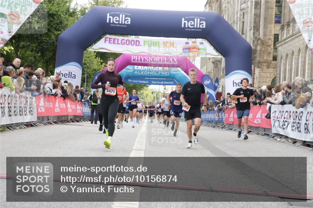 06.09.2026 - CURREX Alsterlauf Yannick Fuchs http://msf.ph/oto/10156874 06.09.2026 09:52:35 Ziel 2511, 2529, 2970, 3058, 3471, 4005, 4375, 4643, 4935, 5294, 5323, 5454, 5928, 6139, 8226 meine-sportfotos.de