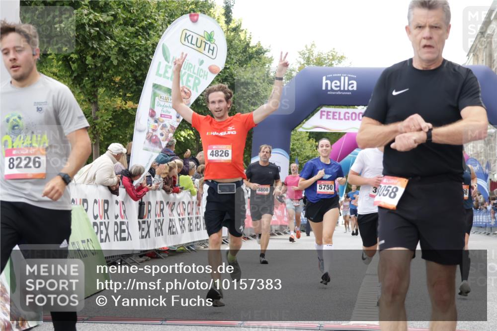 06.09.2026 - CURREX Alsterlauf Yannick Fuchs http://msf.ph/oto/10157383 06.09.2026 09:52:40 Ziel 2529, 2936, 3058, 3380, 3471, 3808, 4375, 4457, 4826, 5750, 5928, 8226 meine-sportfotos.de