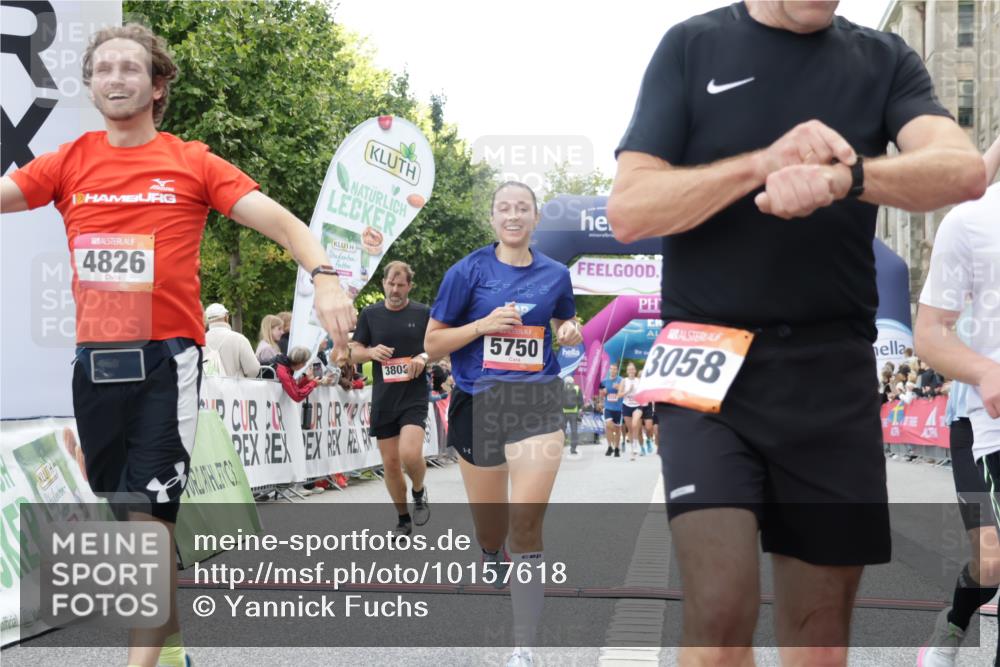 06.09.2026 - CURREX Alsterlauf Yannick Fuchs http://msf.ph/oto/10157618 06.09.2026 09:52:42 Ziel 2799, 2936, 3058, 3380, 3471, 3808, 4375, 4457, 4826, 5750, 5928, 8226 meine-sportfotos.de