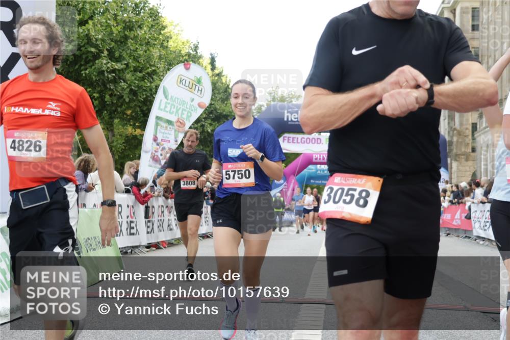 06.09.2026 - CURREX Alsterlauf Yannick Fuchs http://msf.ph/oto/10157639 06.09.2026 09:52:43 Ziel 2799, 2936, 3058, 3380, 3471, 3808, 4375, 4457, 4826, 5750, 5928, 8226 meine-sportfotos.de