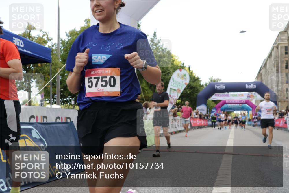 06.09.2026 - CURREX Alsterlauf Yannick Fuchs http://msf.ph/oto/10157734 06.09.2026 09:52:44 Ziel 2799, 2936, 3058, 3380, 3471, 3808, 4375, 4457, 4826, 5750, 5928, 8226 meine-sportfotos.de