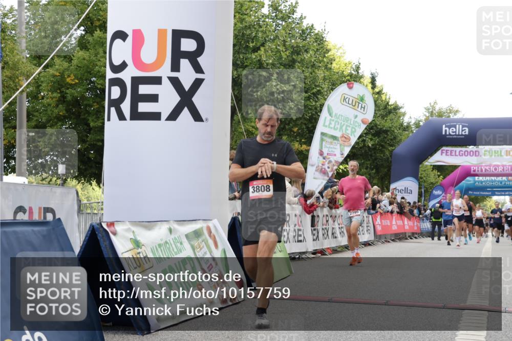 06.09.2026 - CURREX Alsterlauf Yannick Fuchs http://msf.ph/oto/10157759 06.09.2026 09:52:44 Ziel 2799, 2936, 3058, 3380, 3471, 3808, 4375, 4457, 4826, 5750, 5928, 8226 meine-sportfotos.de