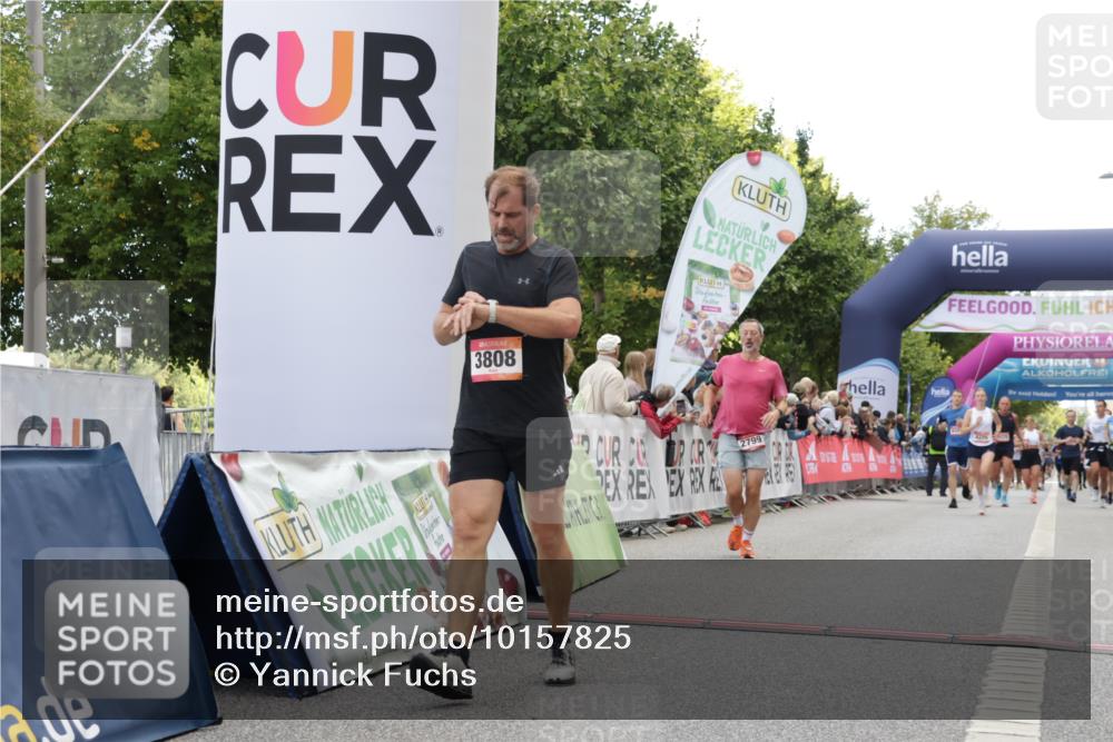 06.09.2026 - CURREX Alsterlauf Yannick Fuchs http://msf.ph/oto/10157825 06.09.2026 09:52:45 Ziel 2799, 2936, 3058, 3380, 3808, 4226, 4375, 4457, 4826, 5750, 5928, 8226 meine-sportfotos.de