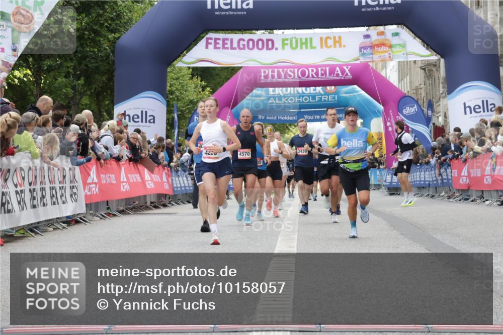 06.09.2026 - CURREX Alsterlauf Yannick Fuchs http://msf.ph/oto/10158057 06.09.2026 09:52:47 Ziel 2510, 2799, 2936, 3135, 3380, 3808, 4226, 4375, 4457, 4570, 4826, 5750, 5928, 6232, 8226, 8324 meine-sportfotos.de