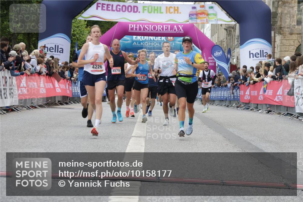 06.09.2026 - CURREX Alsterlauf Yannick Fuchs http://msf.ph/oto/10158177 06.09.2026 09:52:48 Ziel 2510, 2799, 2936, 3135, 3380, 3808, 4226, 4457, 4570, 4826, 5750, 6232, 8324 meine-sportfotos.de