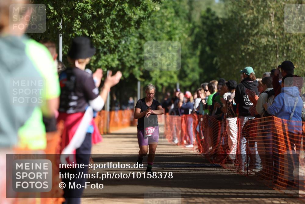06.09.2026 - 20. Norderstedt Triathlon Mo-Foto http://msf.ph/oto/10158378 06.09.2026 10:35:09 Laufen 1239, 1233 meine-sportfotos.de