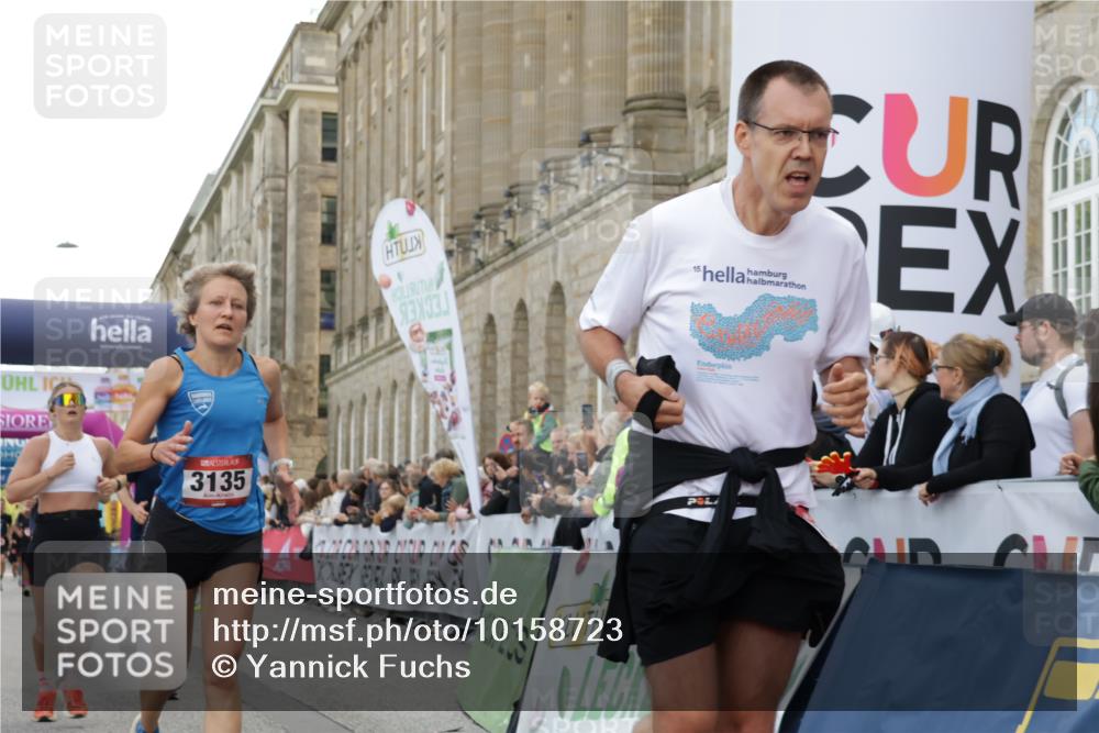 06.09.2026 - CURREX Alsterlauf Yannick Fuchs http://msf.ph/oto/10158723 06.09.2026 09:52:53 Ziel 2438, 2465, 2510, 2799, 3135, 3954, 3971, 4226, 4570, 5048, 6062, 6232, 8025, 8324 meine-sportfotos.de