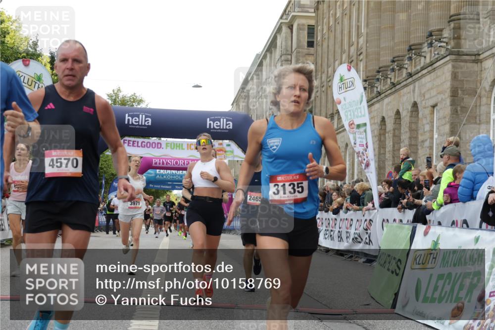 06.09.2026 - CURREX Alsterlauf Yannick Fuchs http://msf.ph/oto/10158769 06.09.2026 09:52:53 Ziel 2438, 2465, 2510, 2799, 3135, 3954, 3971, 4226, 4570, 5048, 6062, 6232, 8025, 8324 meine-sportfotos.de