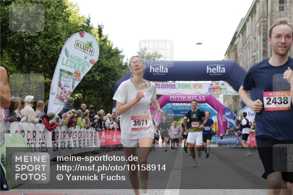 06.09.2026 - CURREX Alsterlauf Yannick Fuchs http://msf.ph/oto/10158914 06.09.2026 09:52:55 Ziel 2438, 2465, 2510, 3135, 3954, 3971, 4226, 4570, 4780, 4781, 5048, 5522, 6062, 6232, 6314, 8025, 8324 meine-sportfotos.de