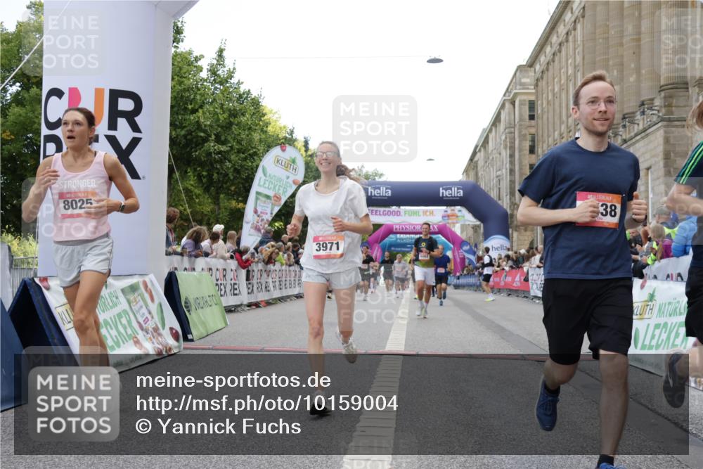 06.09.2026 - CURREX Alsterlauf Yannick Fuchs http://msf.ph/oto/10159004 06.09.2026 09:52:55 Ziel 2438, 2465, 2510, 3135, 3954, 3971, 4226, 4570, 4780, 4781, 5048, 5522, 6062, 6232, 6314, 8025, 8324 meine-sportfotos.de
