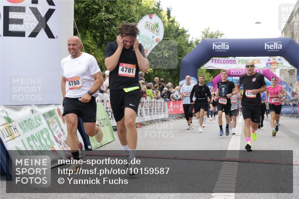 06.09.2026 - CURREX Alsterlauf Yannick Fuchs http://msf.ph/oto/10159587 06.09.2026 09:52:59 Ziel 2336, 2438, 2464, 2465, 2510, 2930, 3135, 3594, 3954, 3971, 4329, 4570, 4780, 4781, 5048, 5522, 6062, 6141, 6314, 8025, 8190, 8324 meine-sportfotos.de