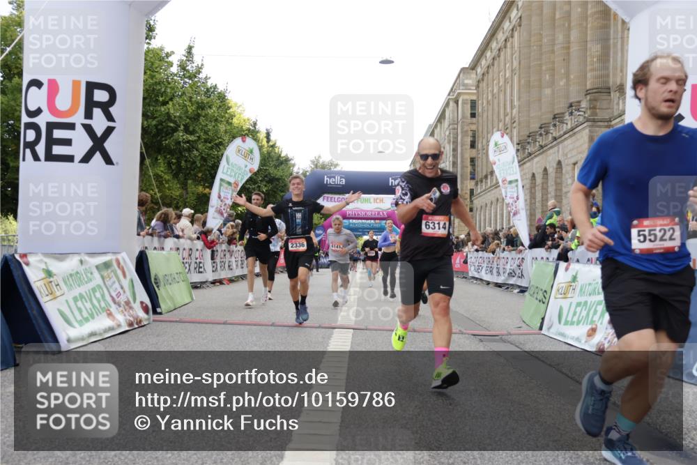 06.09.2026 - CURREX Alsterlauf Yannick Fuchs http://msf.ph/oto/10159786 06.09.2026 09:53:01 Ziel 2336, 2438, 2464, 2465, 2930, 3594, 3913, 3954, 3971, 4329, 4780, 4781, 5048, 5253, 5522, 6062, 6141, 6156, 6314, 8025, 8190, 8334 meine-sportfotos.de