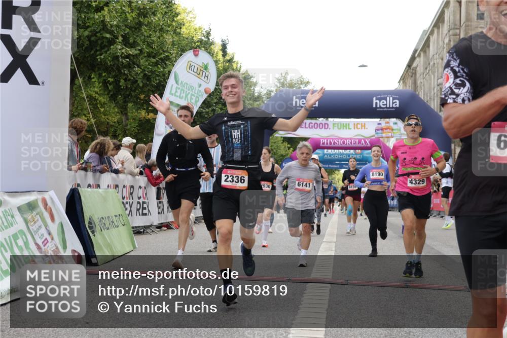 06.09.2026 - CURREX Alsterlauf Yannick Fuchs http://msf.ph/oto/10159819 06.09.2026 09:53:01 Ziel 2336, 2438, 2464, 2465, 2930, 3594, 3913, 3954, 3971, 4329, 4780, 4781, 5048, 5253, 5522, 6062, 6141, 6156, 6314, 8025, 8190, 8334 meine-sportfotos.de