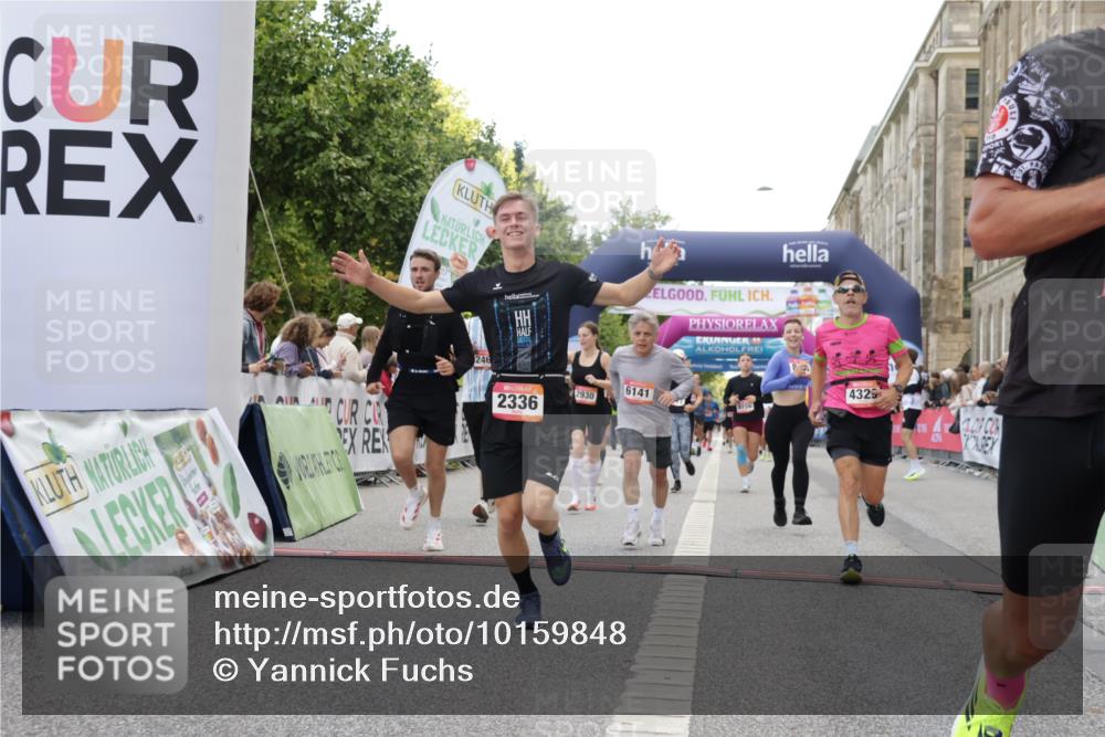 06.09.2026 - CURREX Alsterlauf Yannick Fuchs http://msf.ph/oto/10159848 06.09.2026 09:53:01 Ziel 2336, 2438, 2464, 2465, 2930, 3594, 3913, 3954, 3971, 4329, 4780, 4781, 5048, 5253, 5522, 6062, 6141, 6156, 6314, 8025, 8190, 8334 meine-sportfotos.de