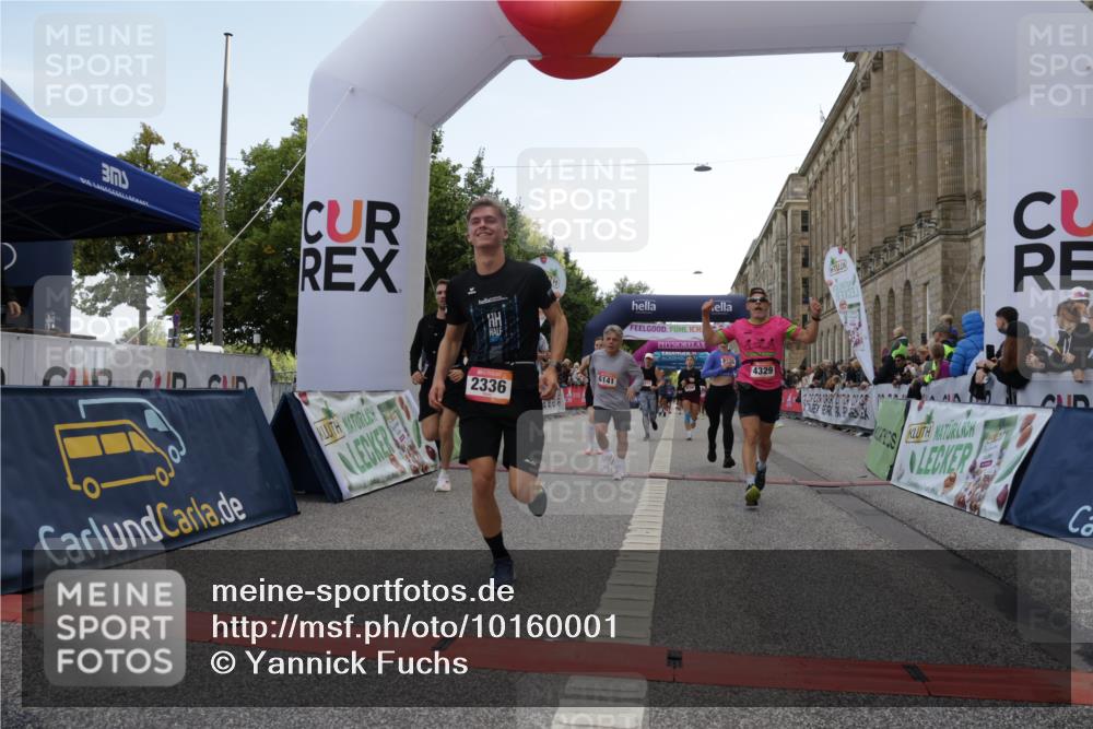 06.09.2026 - CURREX Alsterlauf Yannick Fuchs http://msf.ph/oto/10160001 06.09.2026 09:53:02 Ziel 2336, 2464, 2930, 3594, 3913, 3971, 4329, 4780, 4781, 5048, 5253, 5522, 6062, 6141, 6156, 6314, 8190, 8334 meine-sportfotos.de
