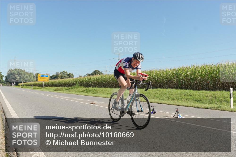 06.09.2026 - 20. Norderstedt Triathlon Michael Burmester http://msf.ph/oto/10160669 06.09.2026 10:27:19 Radfahren 1493, 1498 meine-sportfotos.de