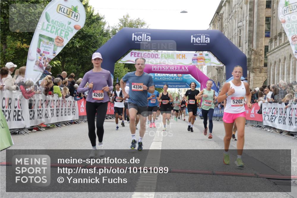 06.09.2026 - CURREX Alsterlauf Yannick Fuchs http://msf.ph/oto/10161089 06.09.2026 09:53:07 Ziel 2336, 2464, 2704, 2930, 3594, 3913, 4269, 4305, 4329, 4336, 4465, 4539, 4760, 5202, 5253, 5522, 5681, 5935, 6141, 6156, 6314, 8190, 8334 meine-sportfotos.de