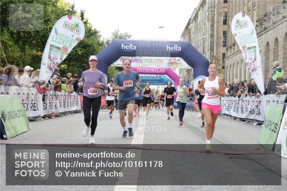 06.09.2026 - CURREX Alsterlauf Yannick Fuchs http://msf.ph/oto/10161178 06.09.2026 09:53:08 Ziel 2336, 2464, 2704, 2930, 3594, 3913, 4269, 4305, 4329, 4336, 4465, 4539, 4760, 5202, 5253, 5681, 5886, 5935, 6141, 6156, 8190, 8334 meine-sportfotos.de