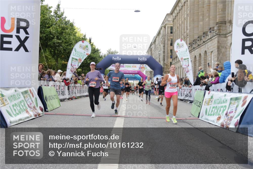 06.09.2026 - CURREX Alsterlauf Yannick Fuchs http://msf.ph/oto/10161232 06.09.2026 09:53:08 Ziel 2336, 2464, 2704, 2930, 3594, 3913, 4269, 4305, 4329, 4336, 4465, 4539, 4760, 5202, 5253, 5681, 5886, 5935, 6141, 6156, 8190, 8334 meine-sportfotos.de
