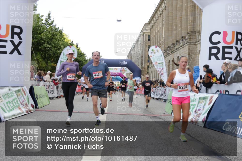 06.09.2026 - CURREX Alsterlauf Yannick Fuchs http://msf.ph/oto/10161487 06.09.2026 09:53:09 Ziel 2464, 2704, 2930, 3594, 3913, 4269, 4305, 4329, 4336, 4465, 4539, 4760, 5202, 5253, 5681, 5886, 5935, 6141, 6156, 8190, 8334 meine-sportfotos.de