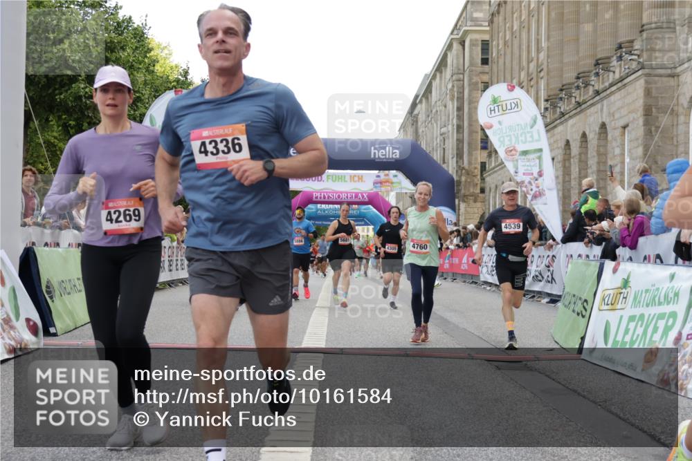 06.09.2026 - CURREX Alsterlauf Yannick Fuchs http://msf.ph/oto/10161584 06.09.2026 09:53:10 Ziel 2464, 2704, 2930, 3913, 4269, 4305, 4336, 4465, 4539, 4707, 4708, 4760, 5202, 5253, 5681, 5886, 5935, 6156, 8190, 8334 meine-sportfotos.de