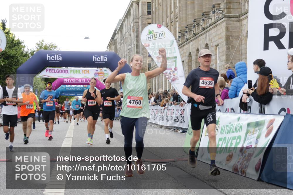 06.09.2026 - CURREX Alsterlauf Yannick Fuchs http://msf.ph/oto/10161705 06.09.2026 09:53:11 Ziel 2704, 3913, 4269, 4305, 4336, 4465, 4539, 4707, 4708, 4760, 5202, 5253, 5681, 5886, 5935, 6156, 8230, 8334 meine-sportfotos.de