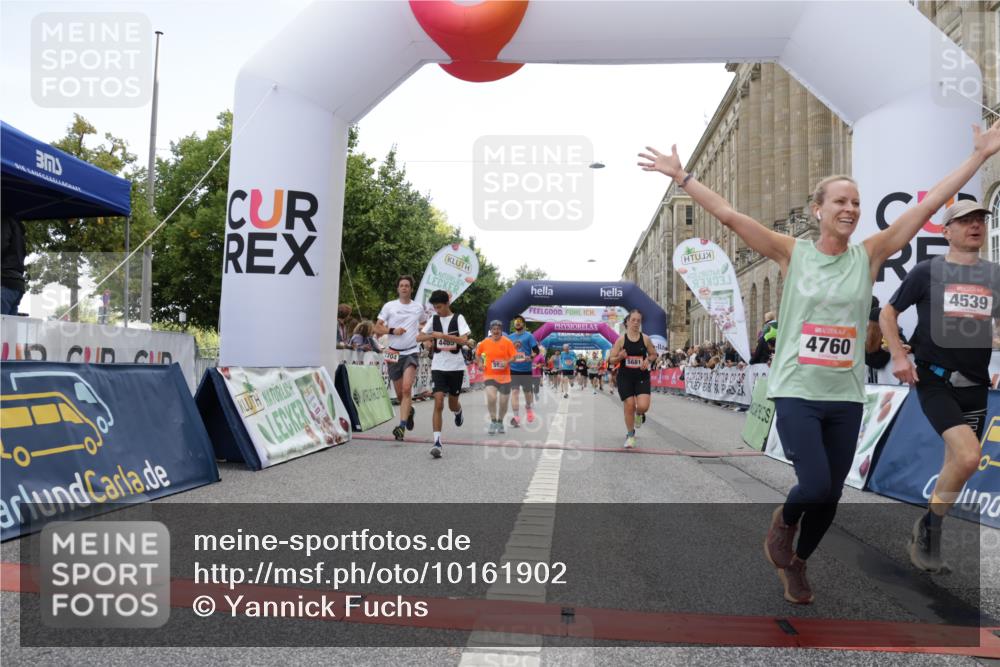 06.09.2026 - CURREX Alsterlauf Yannick Fuchs http://msf.ph/oto/10161902 06.09.2026 09:53:11 Ziel 2704, 3913, 4269, 4305, 4336, 4465, 4539, 4707, 4708, 4760, 5202, 5253, 5681, 5886, 5935, 6156, 8230, 8334 meine-sportfotos.de