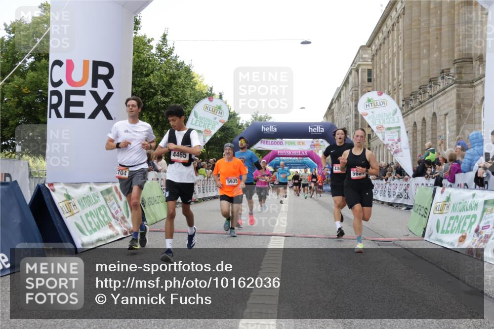 06.09.2026 - CURREX Alsterlauf Yannick Fuchs http://msf.ph/oto/10162036 06.09.2026 09:53:12 Ziel 2704, 3913, 4269, 4305, 4336, 4465, 4539, 4707, 4708, 4760, 5202, 5253, 5681, 5886, 5935, 6156, 8230, 8334 meine-sportfotos.de