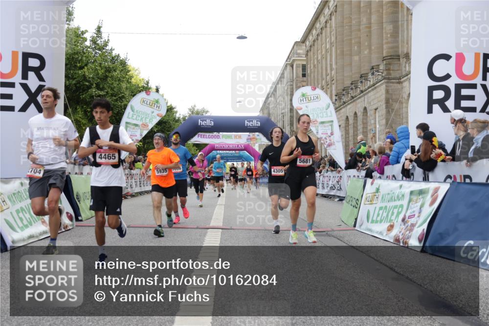06.09.2026 - CURREX Alsterlauf Yannick Fuchs http://msf.ph/oto/10162084 06.09.2026 09:53:12 Ziel 2704, 3913, 4269, 4305, 4336, 4465, 4539, 4707, 4708, 4760, 5202, 5253, 5681, 5886, 5935, 6156, 8230, 8334 meine-sportfotos.de