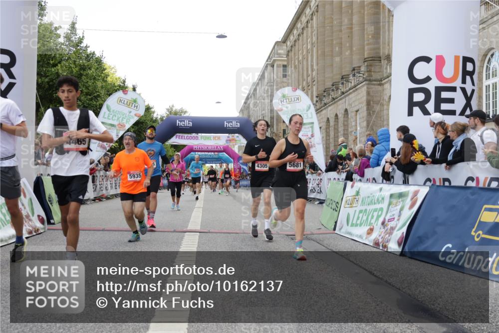 06.09.2026 - CURREX Alsterlauf Yannick Fuchs http://msf.ph/oto/10162137 06.09.2026 09:53:12 Ziel 2704, 3913, 4269, 4305, 4336, 4465, 4539, 4707, 4708, 4760, 5202, 5253, 5681, 5886, 5935, 6156, 8230, 8334 meine-sportfotos.de