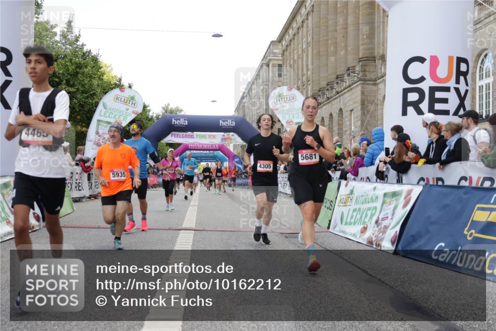06.09.2026 - CURREX Alsterlauf Yannick Fuchs http://msf.ph/oto/10162212 06.09.2026 09:53:13 Ziel 2704, 4269, 4305, 4336, 4465, 4539, 4584, 4623, 4707, 4708, 4760, 4833, 5202, 5681, 5886, 5935, 8230, 8340 meine-sportfotos.de