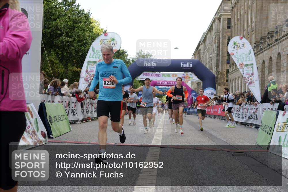 06.09.2026 - CURREX Alsterlauf Yannick Fuchs http://msf.ph/oto/10162952 06.09.2026 09:53:16 Ziel 2036, 2460, 2554, 2704, 3087, 3395, 3396, 4305, 4336, 4465, 4539, 4584, 4623, 4707, 4708, 4760, 4833, 4991, 5681, 5886, 5935, 5983, 8173, 8187, 8230, 8340 meine-sportfotos.de