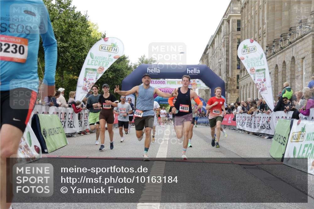 06.09.2026 - CURREX Alsterlauf Yannick Fuchs http://msf.ph/oto/10163184 06.09.2026 09:53:17 Ziel 2036, 2460, 2554, 2704, 3087, 3395, 3396, 4305, 4465, 4539, 4584, 4623, 4707, 4708, 4760, 4833, 4991, 5681, 5886, 5935, 5983, 8173, 8187, 8230, 8340 meine-sportfotos.de