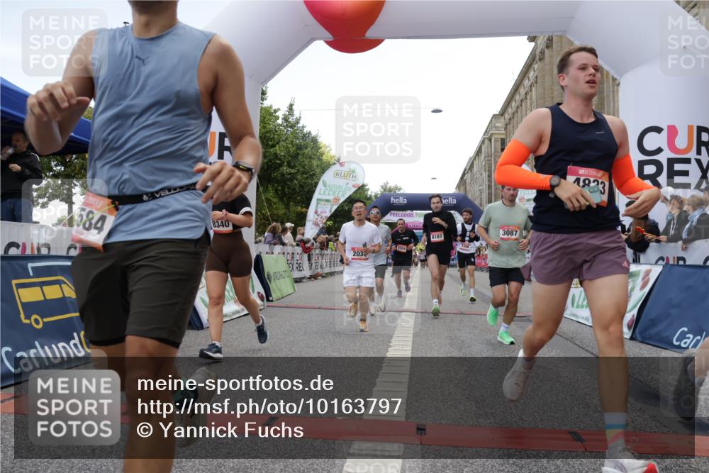 06.09.2026 - CURREX Alsterlauf Yannick Fuchs http://msf.ph/oto/10163797 06.09.2026 09:53:19 Ziel 2036, 2460, 2554, 2561, 2704, 3065, 3087, 3395, 3396, 4305, 4465, 4584, 4623, 4707, 4708, 4833, 4991, 5681, 5886, 5935, 5983, 8173, 8187, 8230, 8340 meine-sportfotos.de