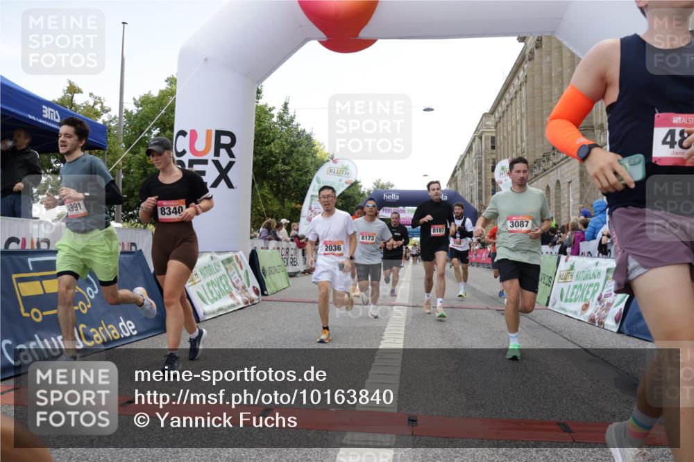 06.09.2026 - CURREX Alsterlauf Yannick Fuchs http://msf.ph/oto/10163840 06.09.2026 09:53:20 Ziel 2036, 2460, 2554, 2561, 3065, 3087, 3395, 3396, 4584, 4623, 4707, 4708, 4833, 4991, 5133, 5886, 5983, 8173, 8187, 8230, 8340 meine-sportfotos.de