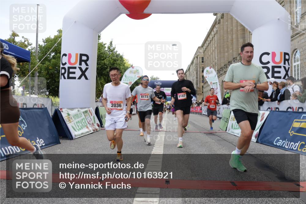 06.09.2026 - CURREX Alsterlauf Yannick Fuchs http://msf.ph/oto/10163921 06.09.2026 09:53:20 Ziel 2036, 2460, 2554, 2561, 3065, 3087, 3395, 3396, 4584, 4623, 4707, 4708, 4833, 4991, 5133, 5886, 5983, 8173, 8187, 8230, 8340 meine-sportfotos.de