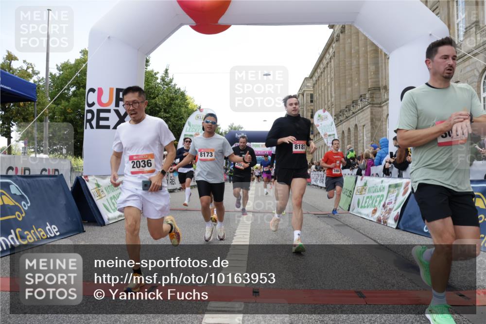 06.09.2026 - CURREX Alsterlauf Yannick Fuchs http://msf.ph/oto/10163953 06.09.2026 09:53:20 Ziel 2036, 2460, 2554, 2561, 3065, 3087, 3395, 3396, 4584, 4623, 4707, 4708, 4833, 4991, 5133, 5886, 5983, 8173, 8187, 8230, 8340 meine-sportfotos.de